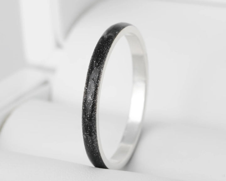 Voile Céleste 🖤  anneau (medium) en argent 925 avec un revêtement en émail noir - paillettes