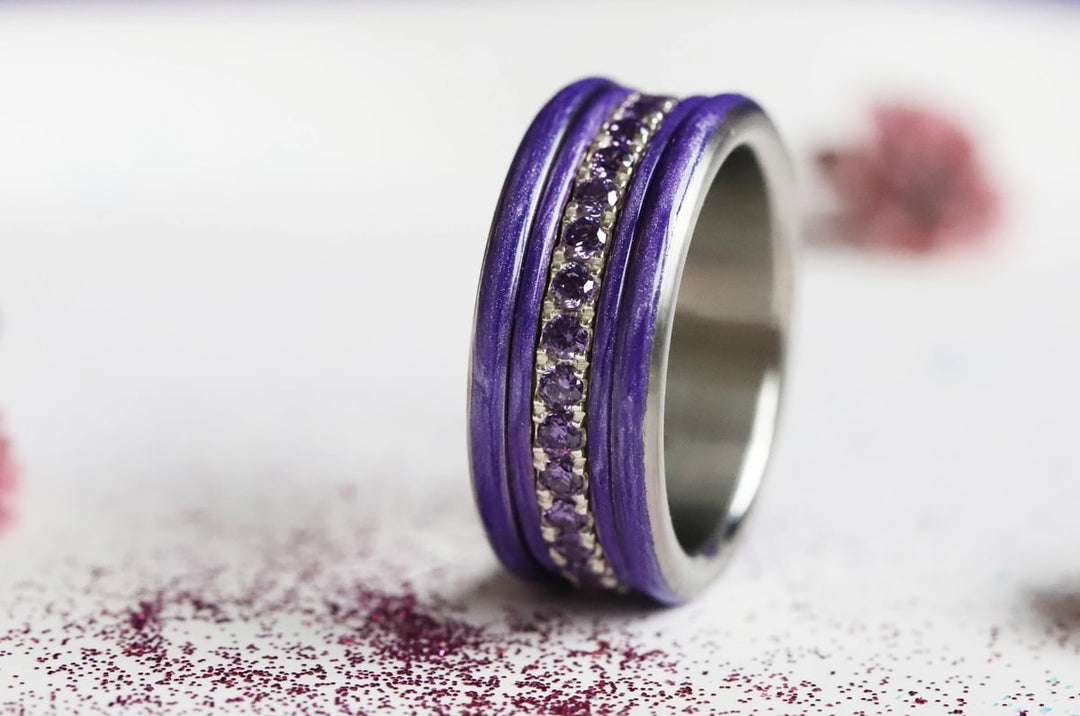 Améthyste Boréale 🔮 Base extra small (9mm) en acier avec un revêtement en émail violet nacré