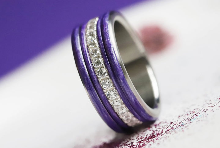Améthyste Boréale 🔮 Base extra small (9mm) en acier avec un revêtement en émail violet nacré