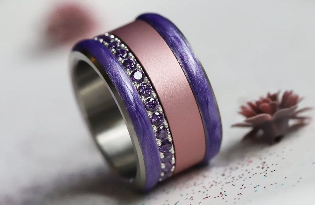 Améthyste Boréale 🔮 Base large (13mm) en acier avec un revêtement en émail violet nacré