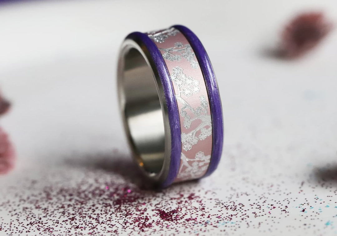 Améthyste Boréale 🔮 Base extra small (9mm) en acier avec un revêtement en émail violet nacré