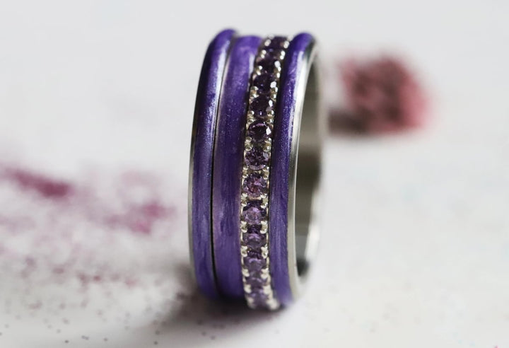 Améthyste Boréale 🔮 Base extra small (9mm) en acier avec un revêtement en émail violet nacré