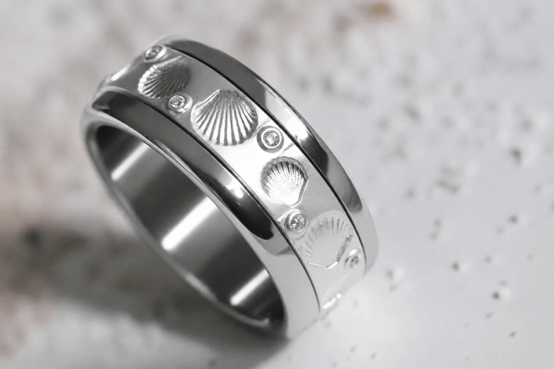 🐚 Ring (2/3 Addon) „Aphros“ aus satiniertem Silber, Muschelabdruck