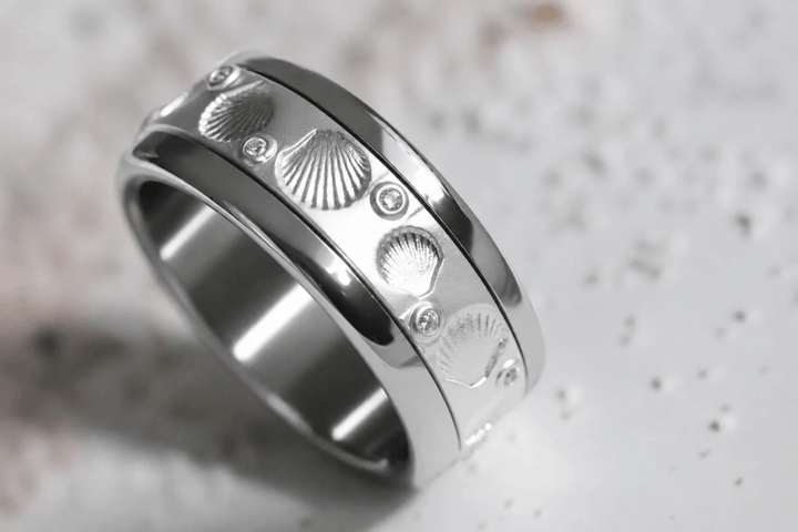 🐚 Ring (2/3 Addon) „Aphros“ aus satiniertem Silber, Muschelabdruck