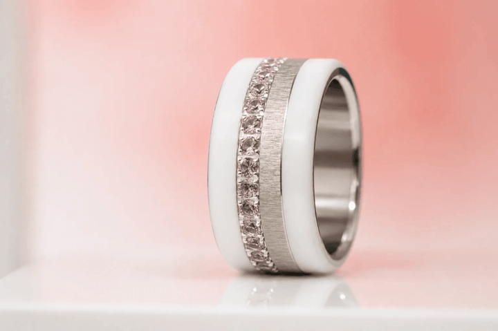 💜 Anneau (addon medium) "Aura Prisme" en argent serti de zircons mauve-rosé