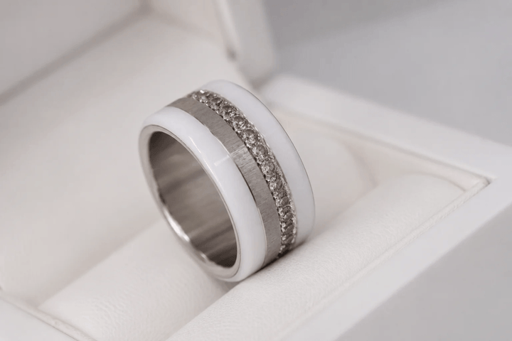 💜 Anneau (addon medium) "Aura Prisme" en argent serti de zircons mauve-rosé