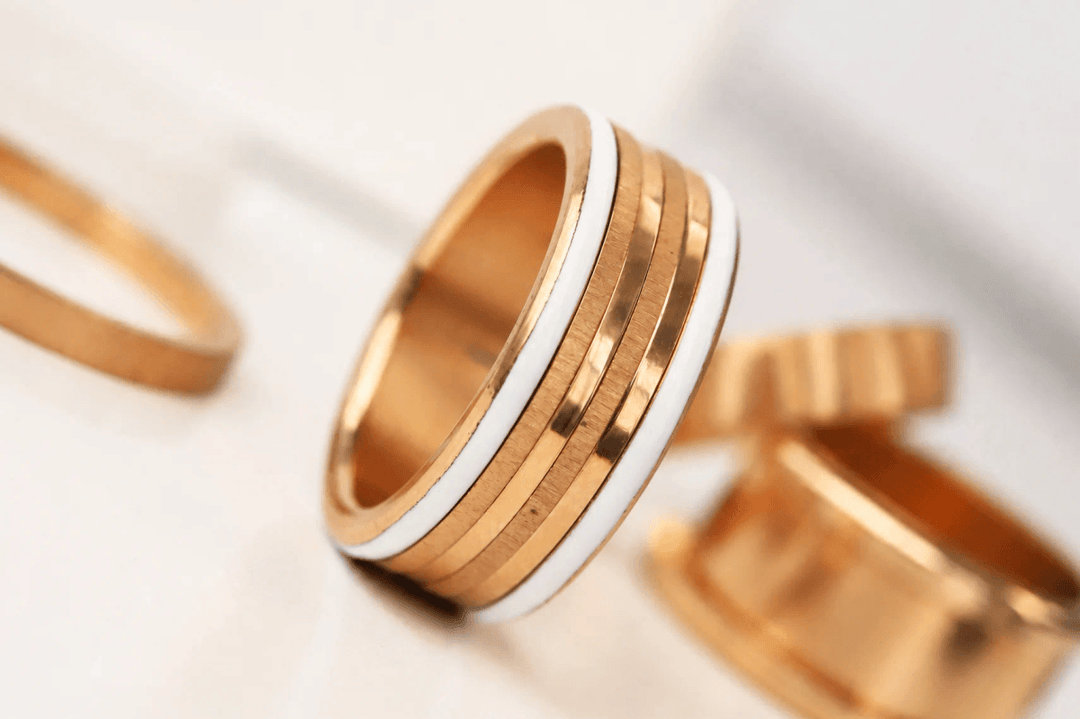 🤍 White Mirage 🤍 Base white gold — émail blanc, bords rose gold