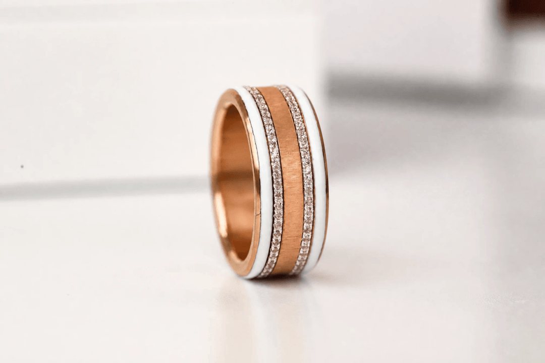 🤍 White Mirage 🤍 Base white gold — émail blanc, bords rose gold