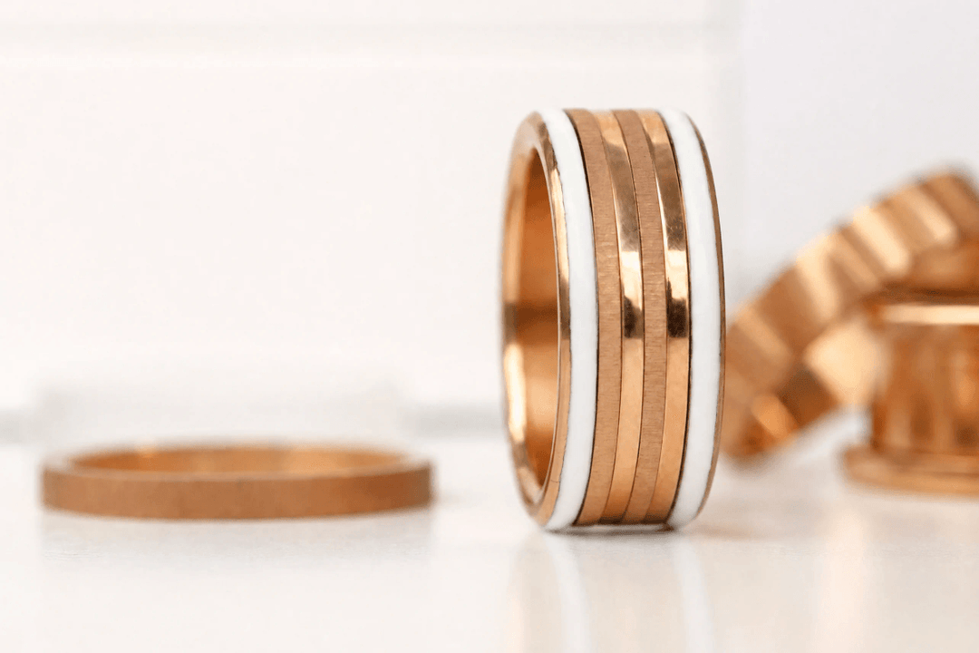 🤍 White Mirage 🤍 Base white gold — émail blanc, bords rose gold