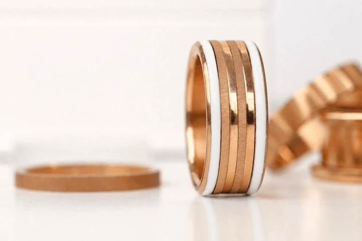 🤍 White Mirage 🤍 Base white gold — émail blanc, bords rose gold