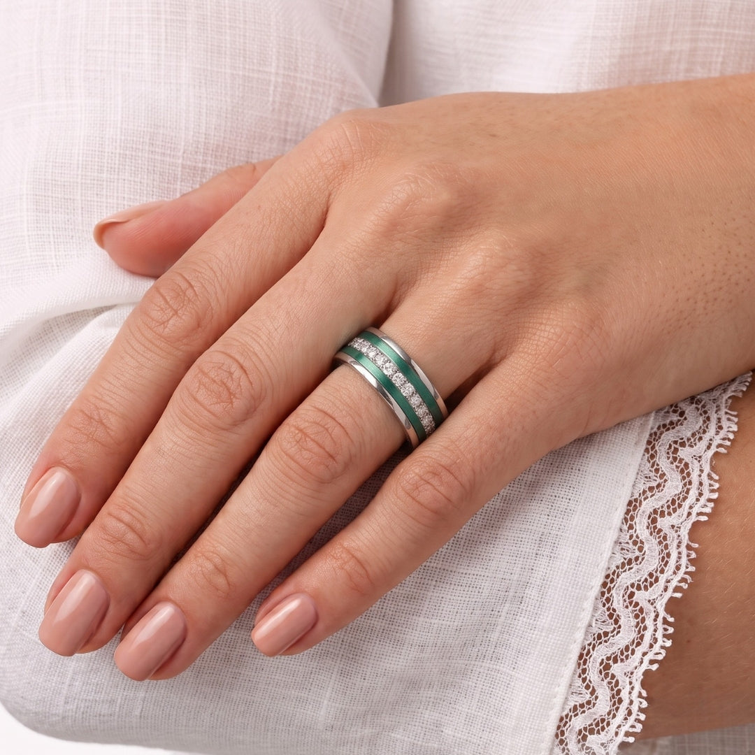 mood Ring Chromaline getragen — smaragdgrün