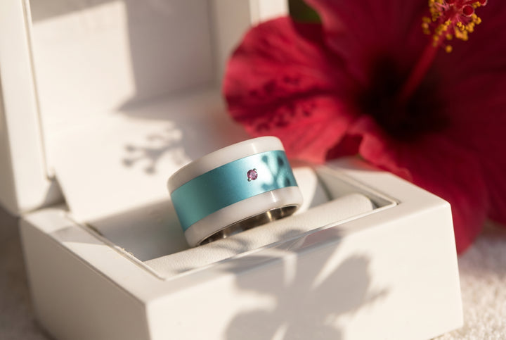 💍 Anneau (addon) "Hibiscus" en aluminium bleu pastel serti d'un saphir rose