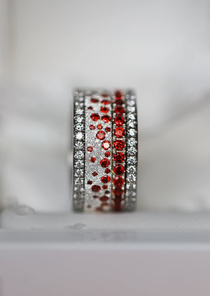 Anneau (deux tiers) "Willow Sucre d’orge" en argent glitter serti de zircons rouges et blancs pour bague mood interchangeable