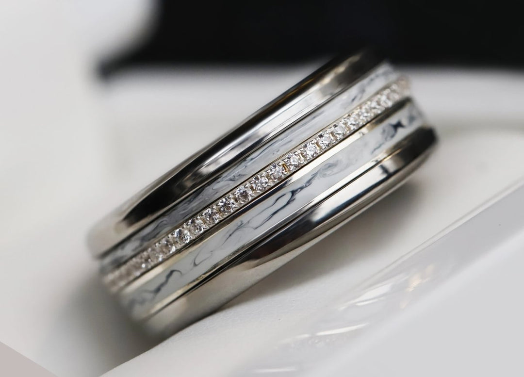 Marble 🤍 Inner ring (medium addon) in 925 silver with a marble enamel coating