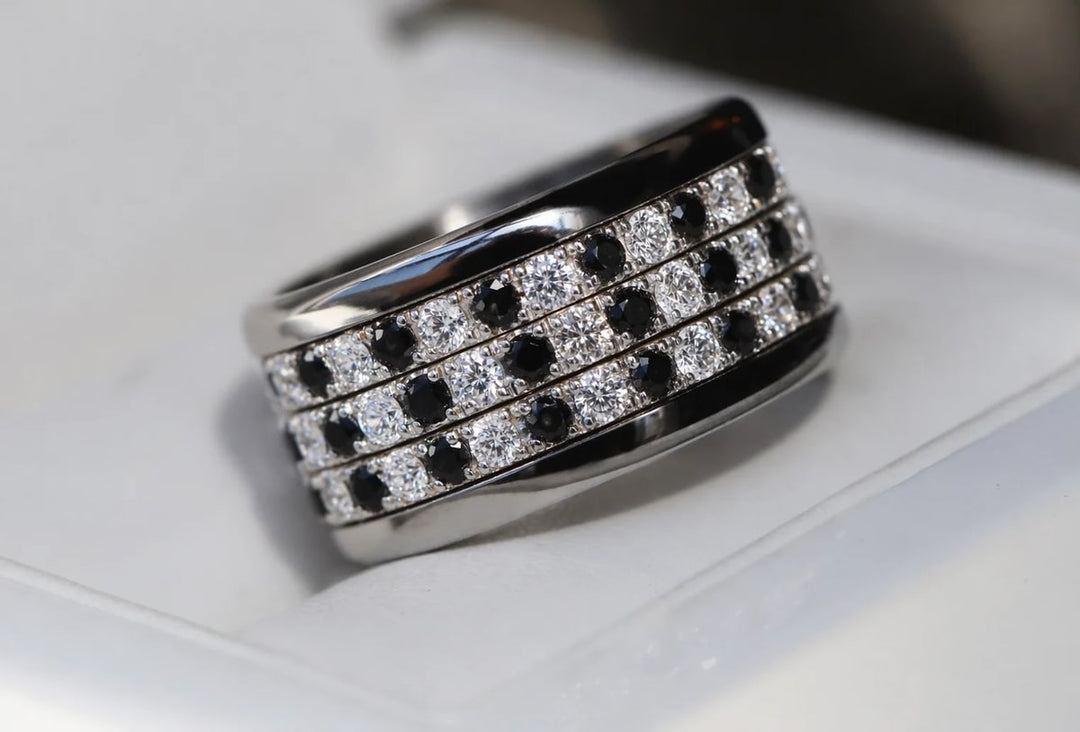 💍 Inner ring (medium addon) "Aura Black & White Signature" in 925 silver set with black and white zircons