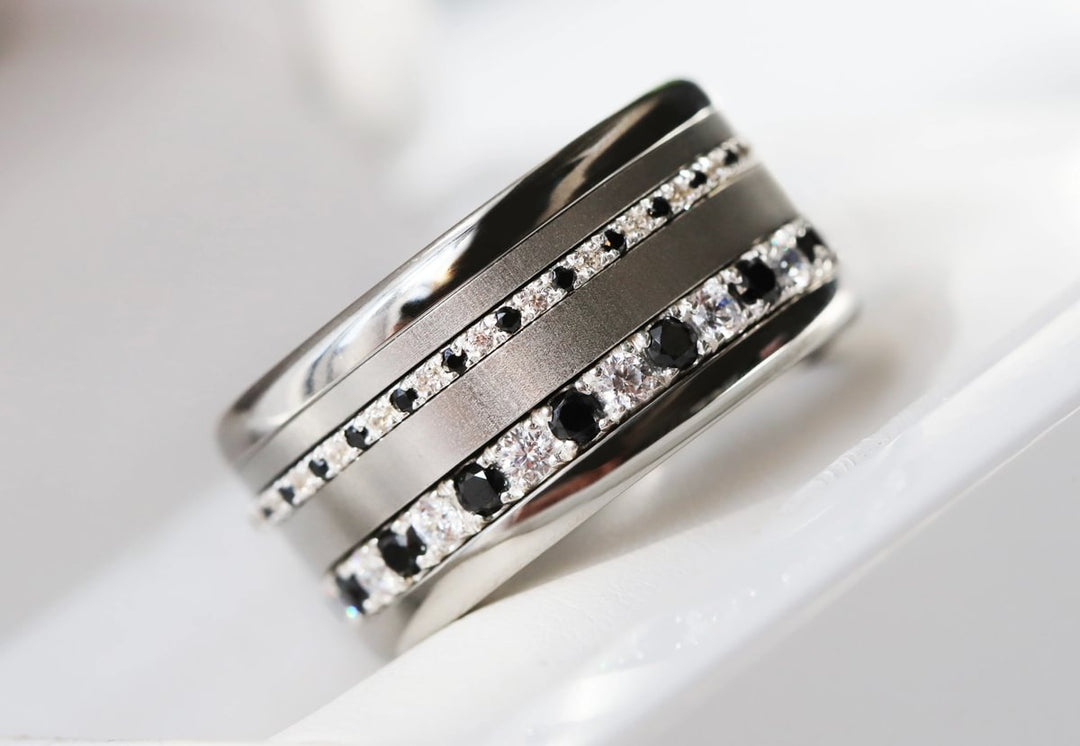 💍 Inner ring (mini addons) "Aura Black & White Signature" in 925 silver set with black and white zircons