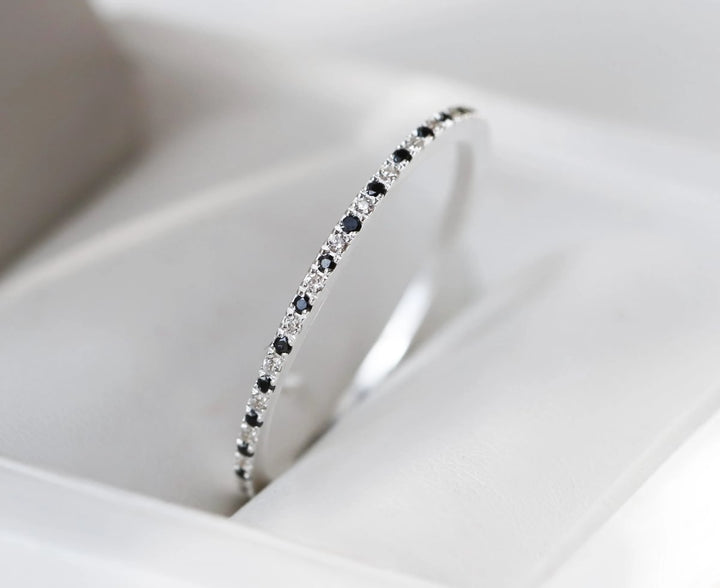 💍 Inner ring (mini addons) "Aura Black & White Signature" in 925 silver set with black and white zircons