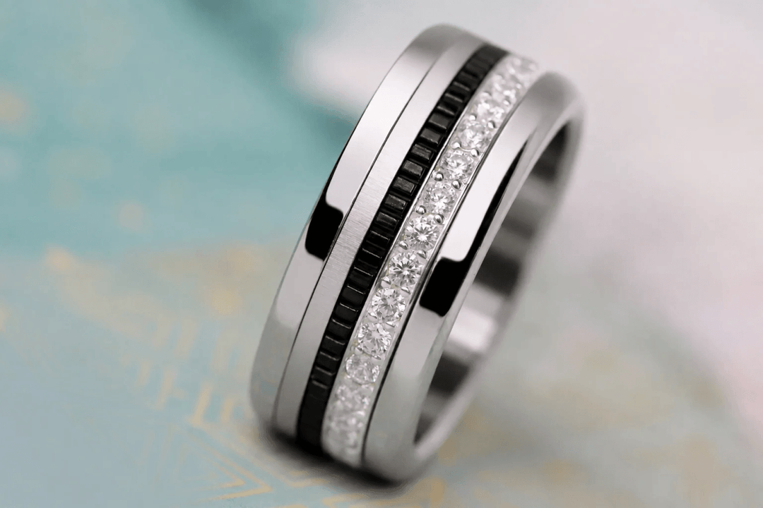 Mini « Kaori Eclipse » en argent noir