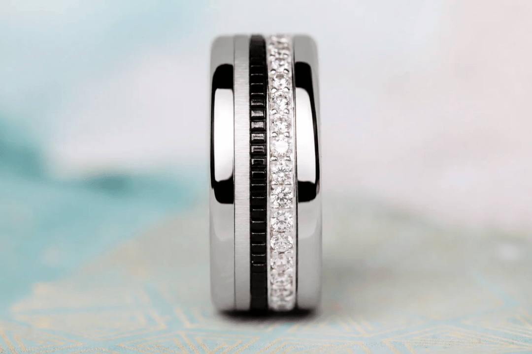 Mini « Kaori Eclipse » en argent noir