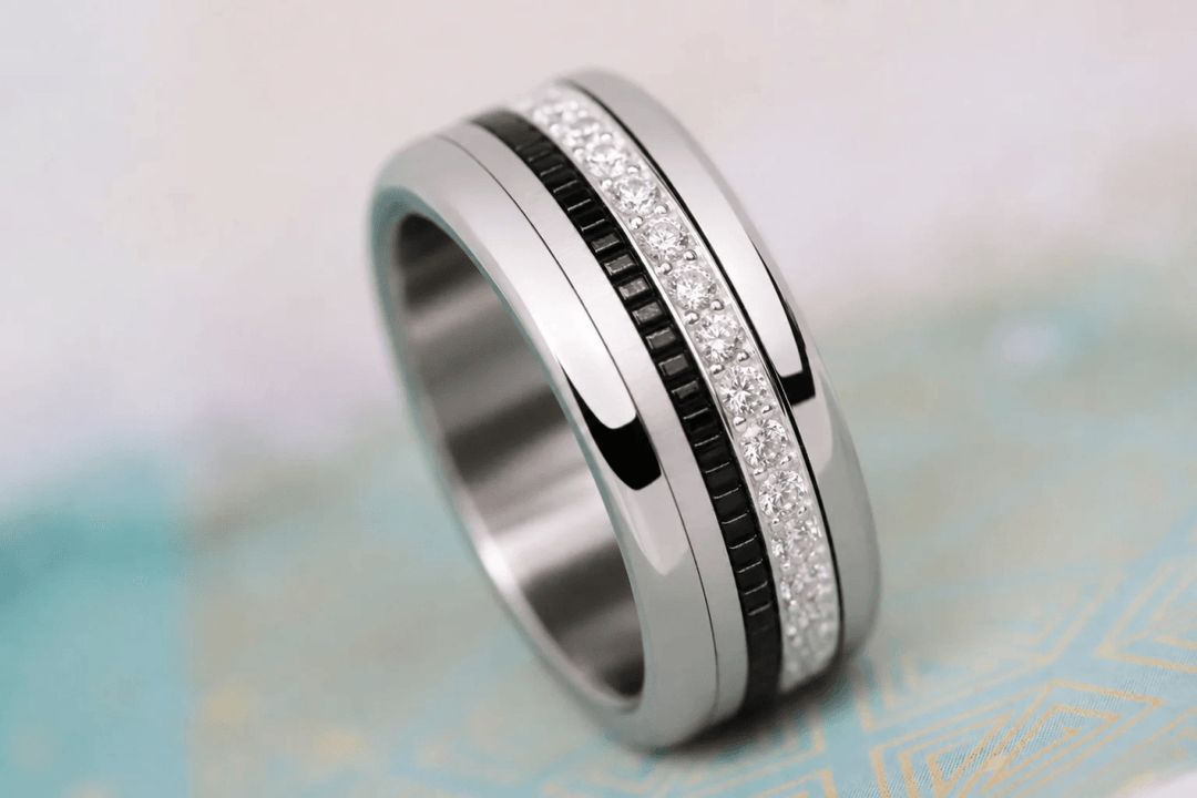 Mini « Kaori Eclipse » en argent noir