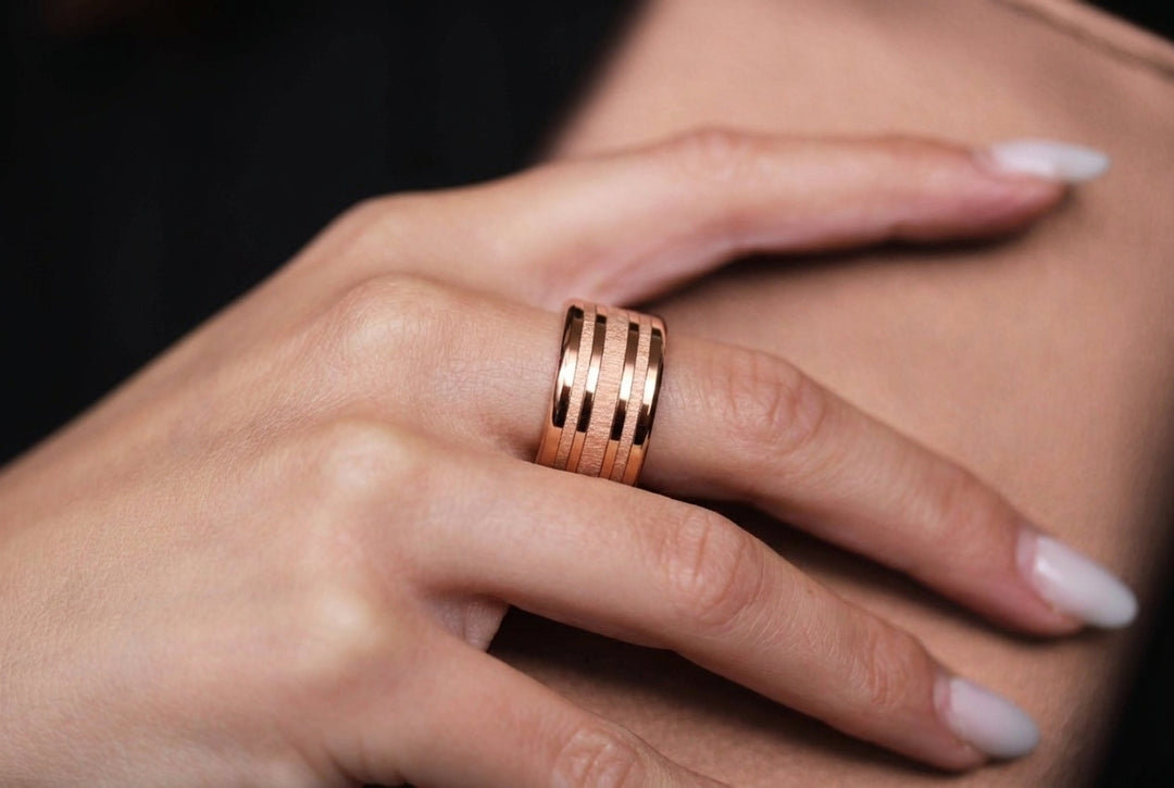 Mini wrinkled rose gold steel