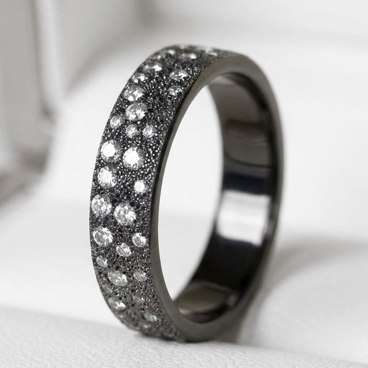 2/3 Addon „Willow Nocturne“ aus Silber Ewiger Schnee anthrazit, besetzt mit weissen Edelsteinen, für deinen auswechselbaren mood Ring