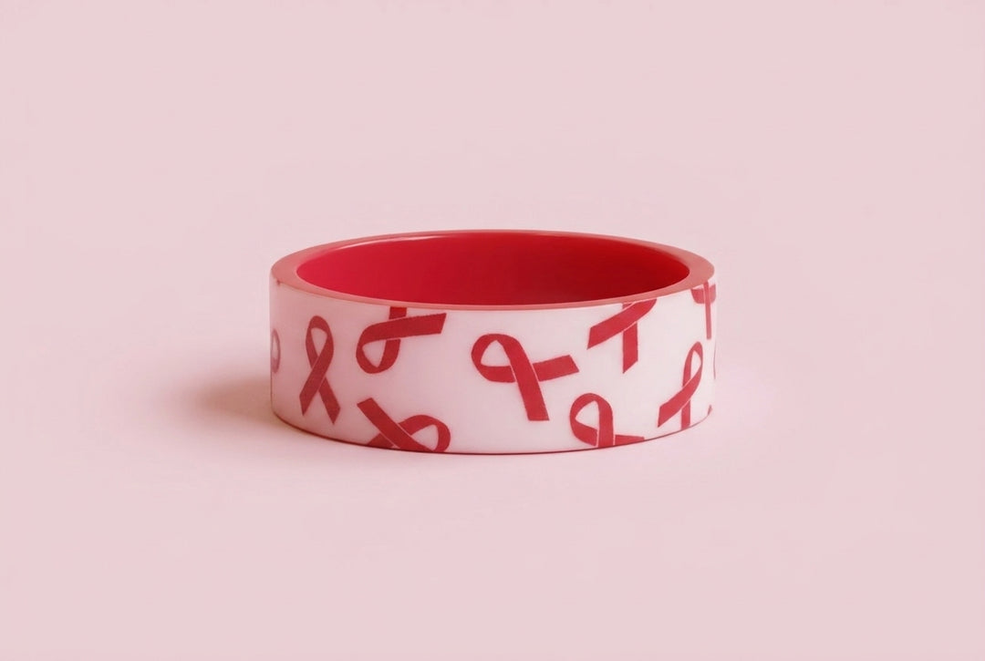 💞 Anneau (addon ou deux tiers) « Rose d'espoir » en polymère rose gravé de rubans rubis