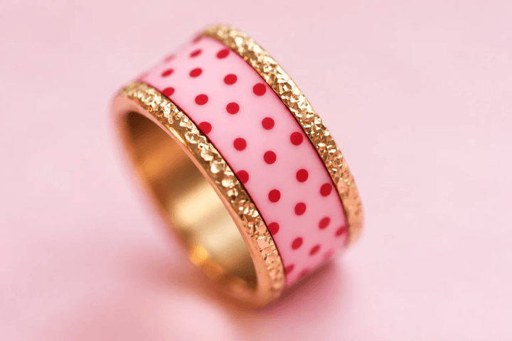 🌸 Anneau (addon ou deux tiers) « Rose de vie » en polymère rose clair gravé de points rubis