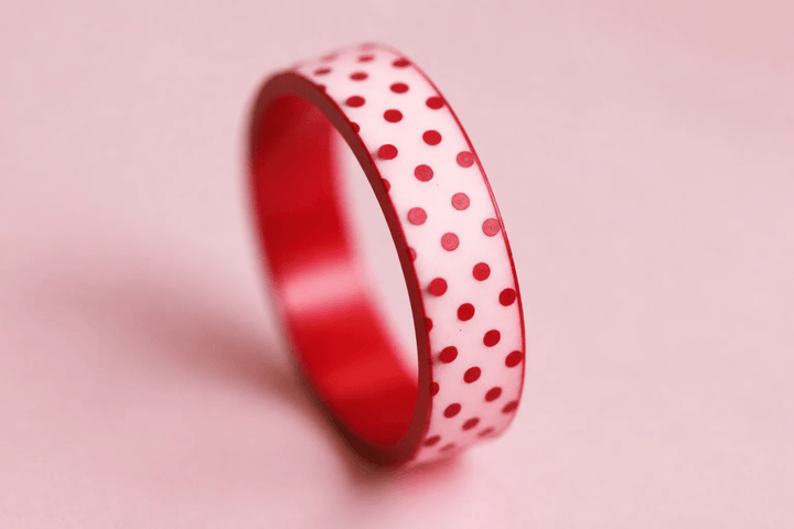 🌸 Anneau (addon ou deux tiers) « Rose de vie » en polymère rose clair gravé de points rubis