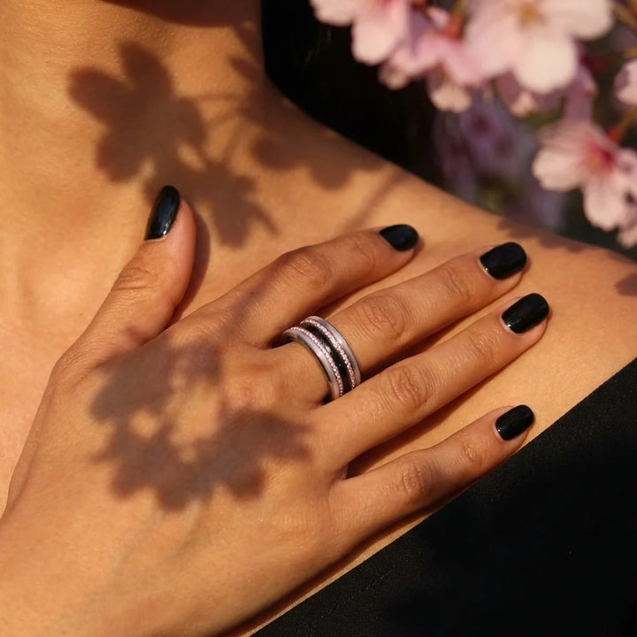 Voile Céleste 🖤  anneau (medium) en argent 925 avec un revêtement en émail noir - paillettes