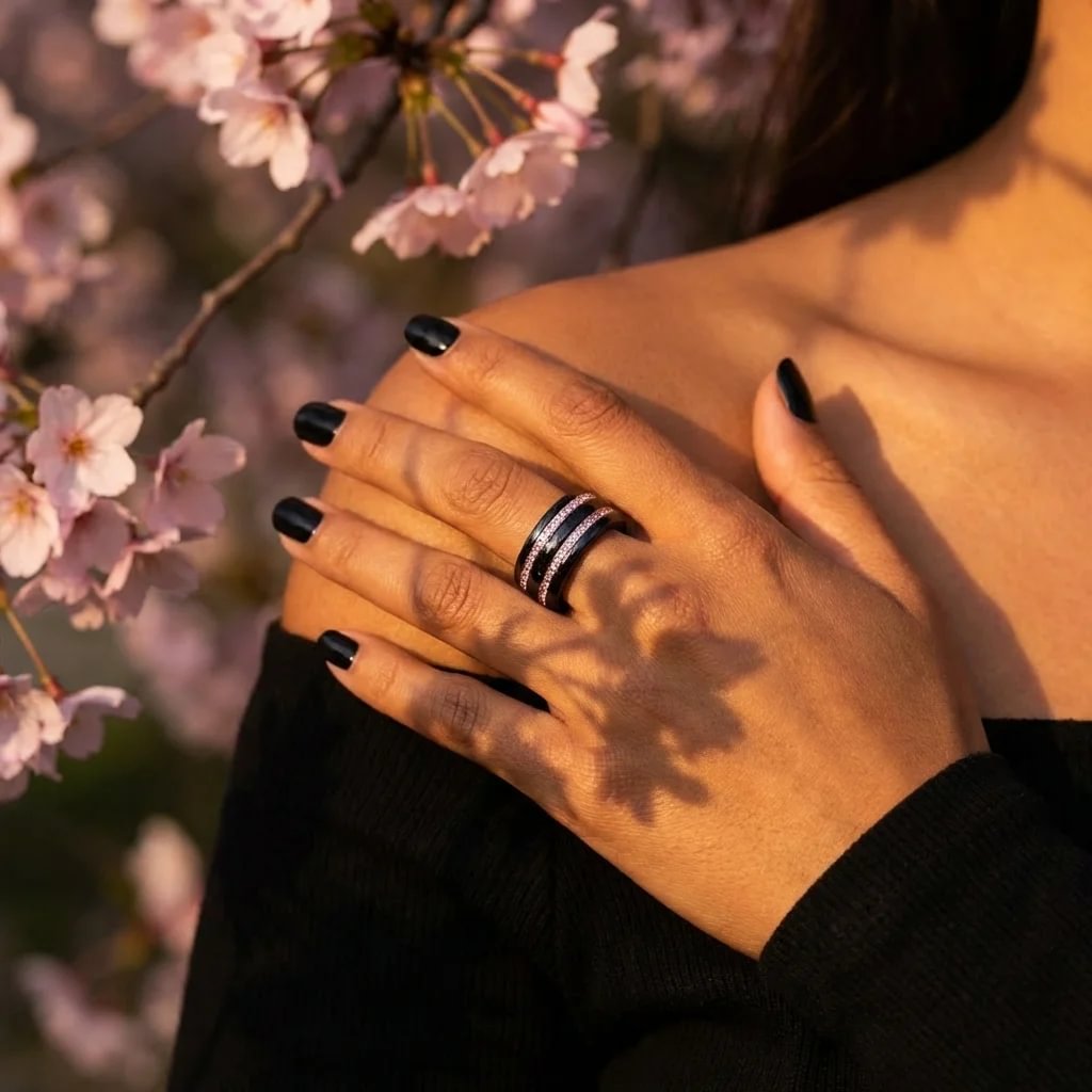 Voile Céleste 🖤  anneau (medium) en argent 925 avec un revêtement en émail noir - paillettes