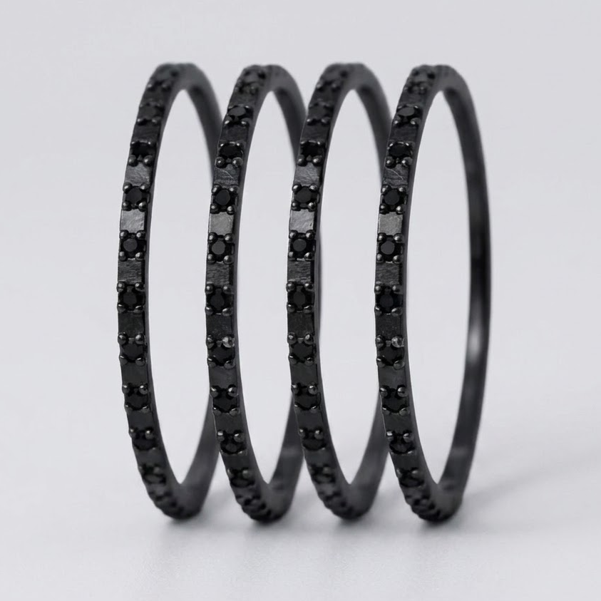 Innenring (Mini Addon) „Schwarze Finsternis“ aus schwarzem 925er Silber mit schwarzen Zirkonia-Steinen besetzt