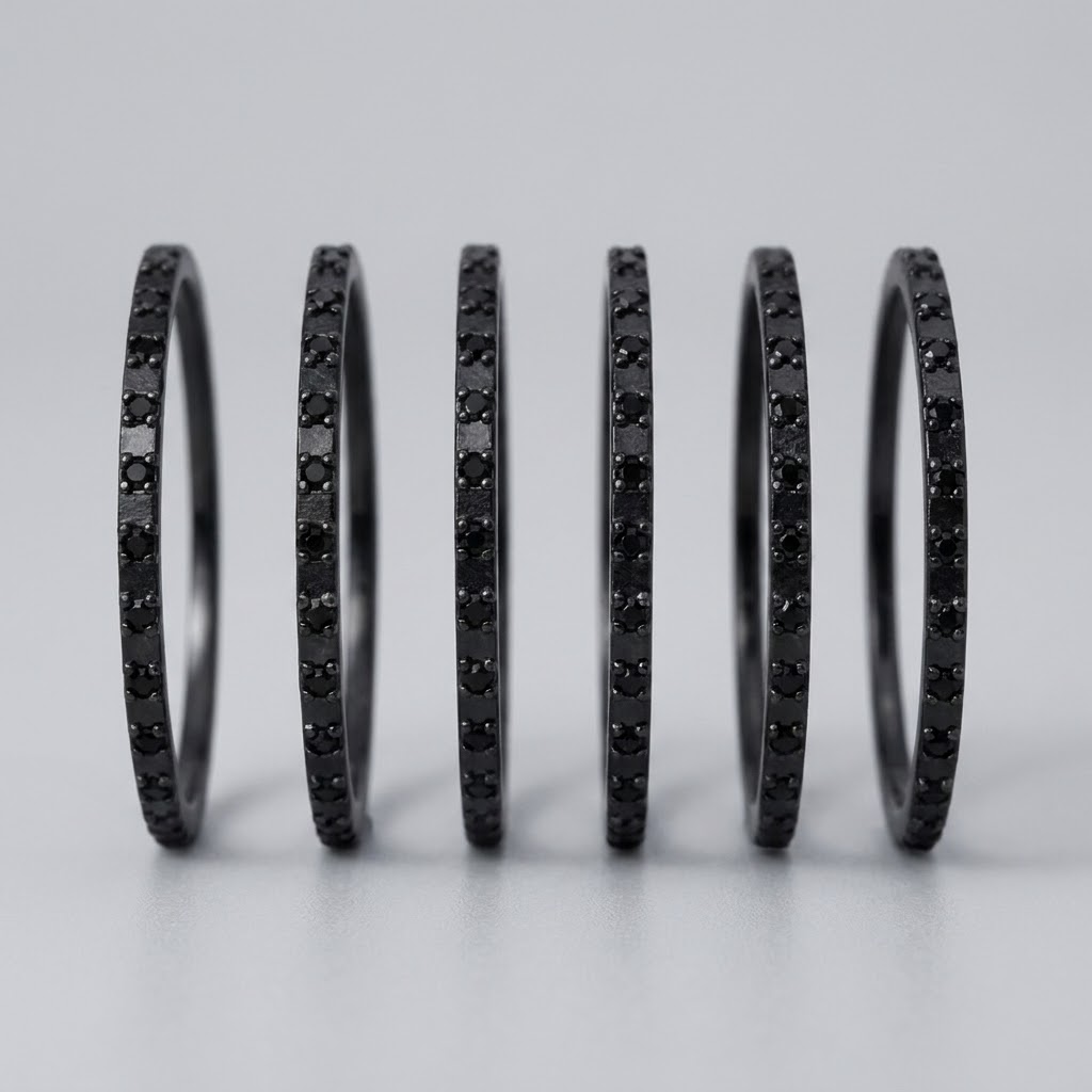 Innenring (Mini Addon) „Schwarze Finsternis“ aus schwarzem 925er Silber mit schwarzen Zirkonia-Steinen besetzt