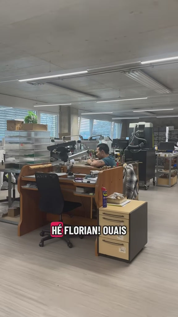 Bague mood interchangeable "Poya" avec motifs suisses et couleur interchangeable