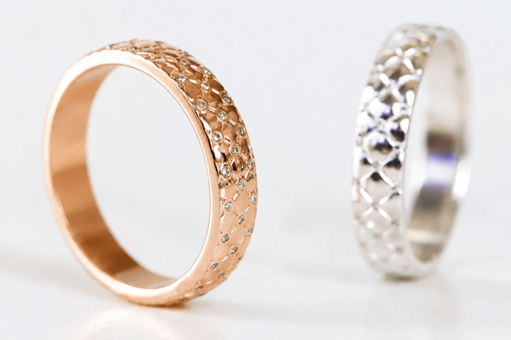 Anneau (deux tiers) « Velours Rose Gold » en argent poli, finition rose gold, serti de zircons