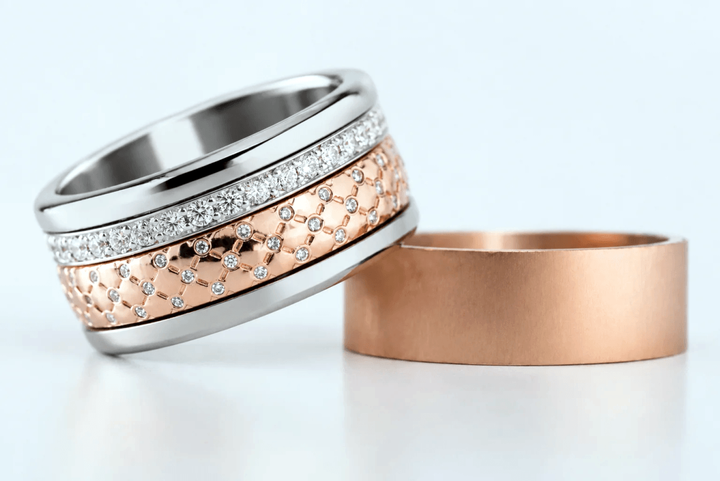 Anneau (deux tiers) « Velours Rose Gold » en argent poli, finition rose gold, serti de zircons