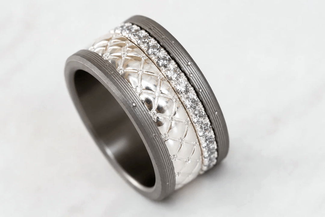 Anneau (deux tiers) « Velours White » en argent poli serti de zircons