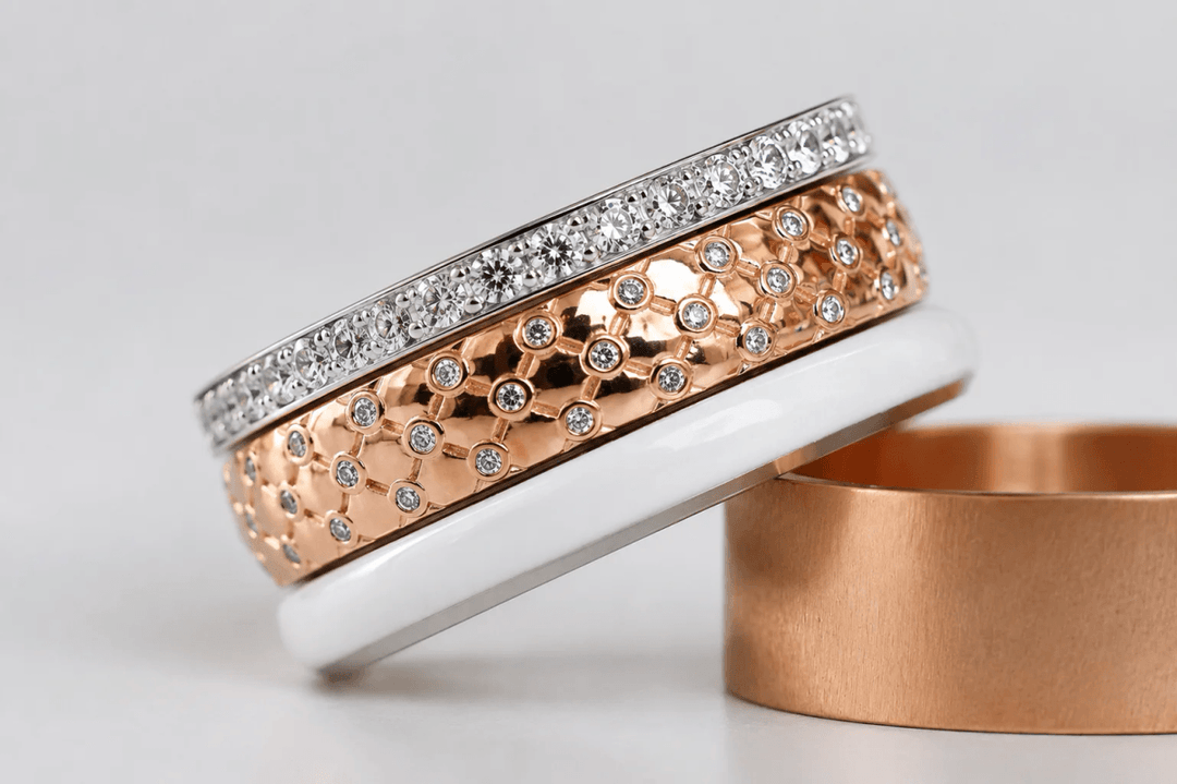 Anneau (deux tiers) « Velours Rose Gold » en argent poli, finition rose gold, serti de zircons