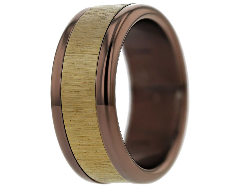 2/3 aus goldfarbenem geknittertem Titan
