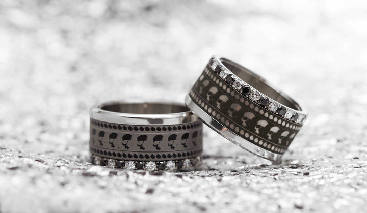 Base small entièrement sertie de diamants et diamants noirs 1.9mm sur un côté