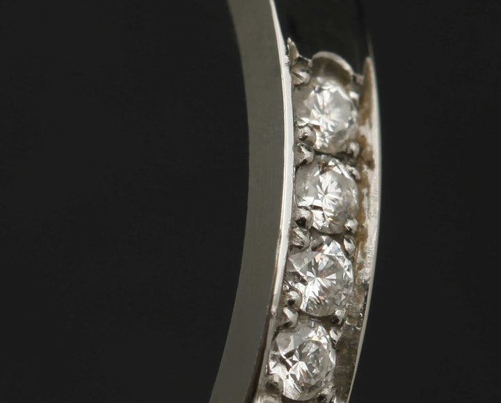Medium aus Edelstahl mit fünf 1.6mm Diamanten besetzt